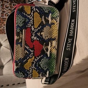 Steve Madden cross shoulder purse